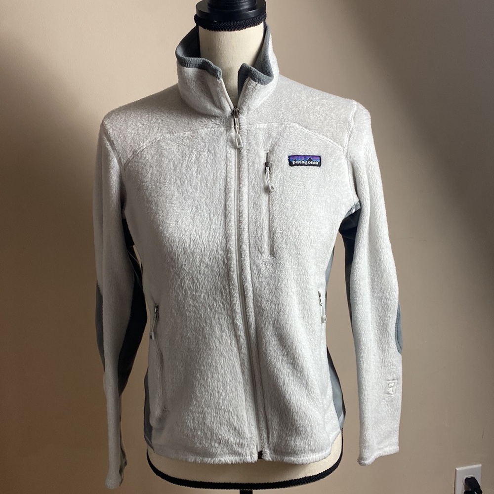 Patagonia full zip super soft pit to pit 17.5 and shoulder to hem 21 EUC